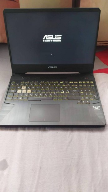 Asus Rog Tuf Gaming notebook dobozban