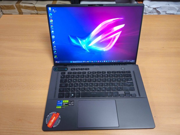 Asus Rog Zephyrus G16 Gamer Laptop - Rtx4050 - Gyri Garancia!