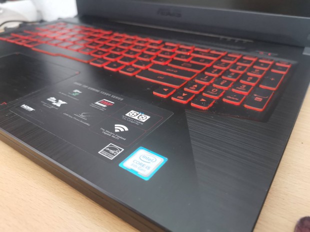 Asus Tuf FX504 i5 gamer laptop