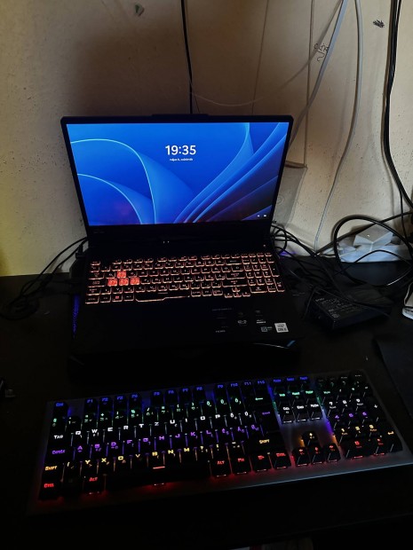 Asus Tuf Gaming F15 Laptop Perifrikkal.