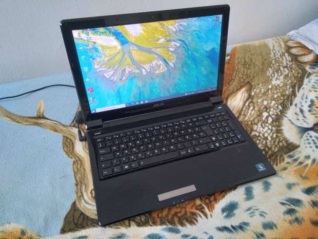 Asus UL50V laptop, notebook, 2 rs akku, 4GB RAM, 500GB HDD, Win10