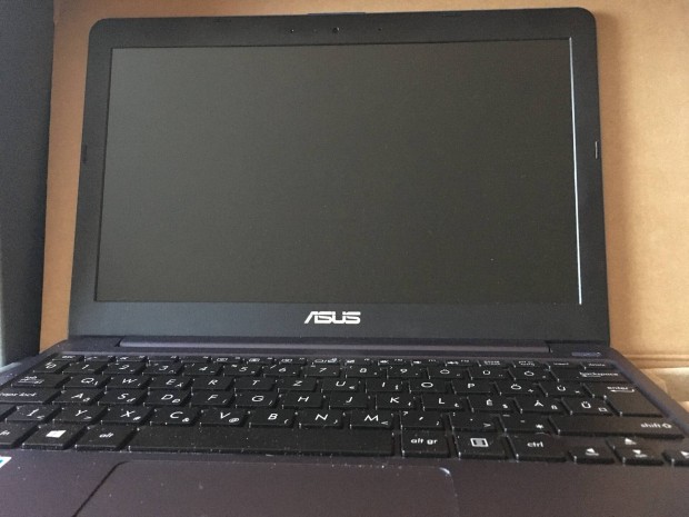 Asus Vivobook 11,6 kijelzővel