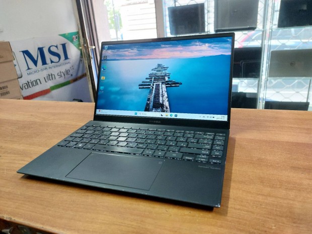 Asus Vivobook 13 (i3 10th, 2560 M.2, 8 GB, FHD) ultrabook!Akcióó!