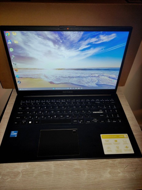 Asus Vivobook 1504g laptop