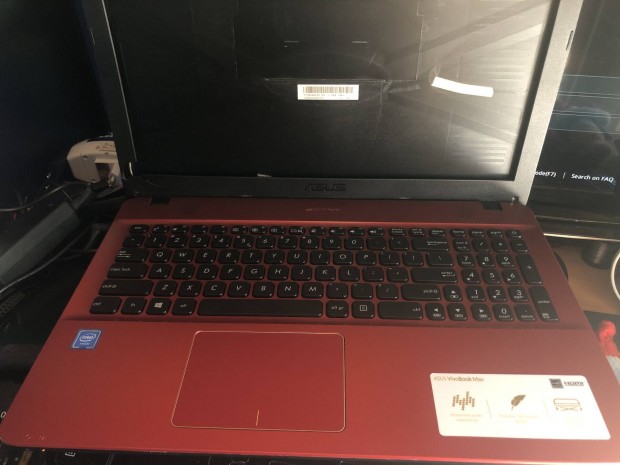 Asus Vivobook Max hibs