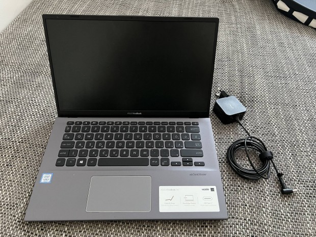 Asus Vivobook X412U laptop