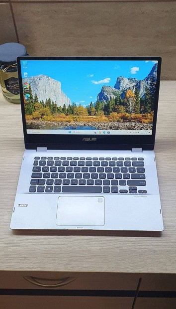 Asus Vivobook rintkpernys laptop