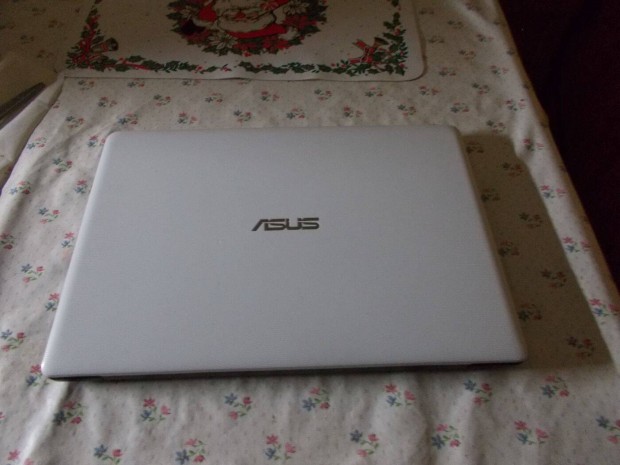 Asus X402 laptop
