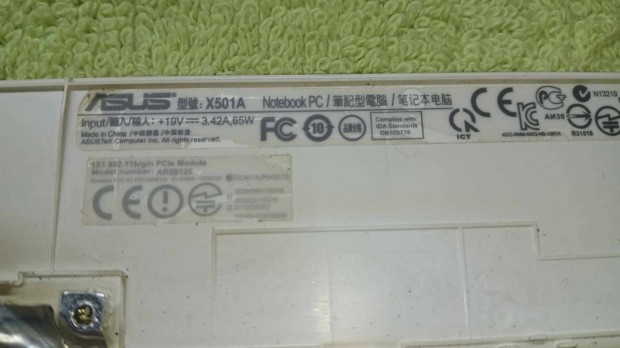 Asus X501A bonts ( billenty + tapipad , komplett palmrest)