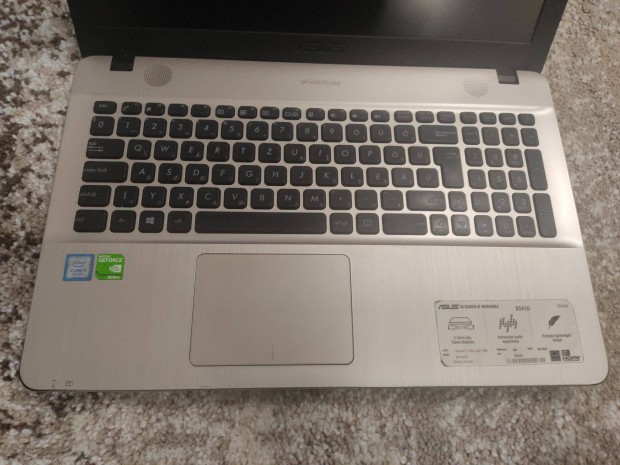 Asus X541UV 15.6" / Core i5-7200U / 8GB DDR3 / 256 GB SSD / Windows 10