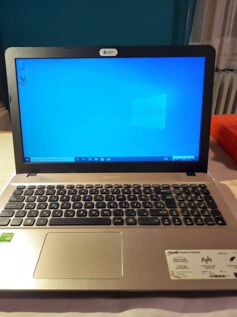 Asus X541U laptop