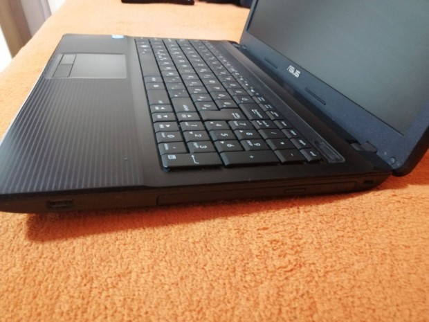 Asus X54C laptop elad