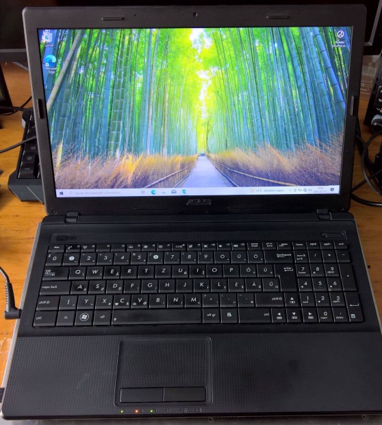 Asus X54H Notebook + hálózati töltő
