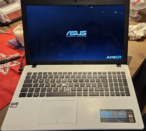 Asus X552 laptop AMD 1.5GHz 4GB RAM 500GB HDD