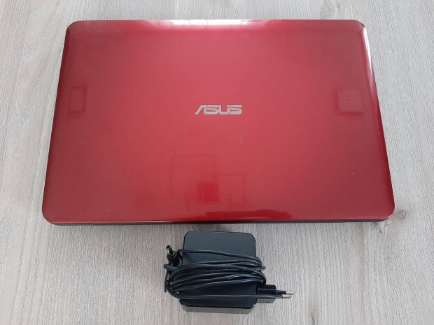 Asus X555L laptop alkatrsznek