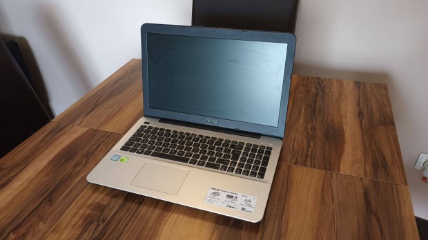 Asus X555U laptop eladó