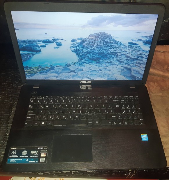 Asus X751MA laptop