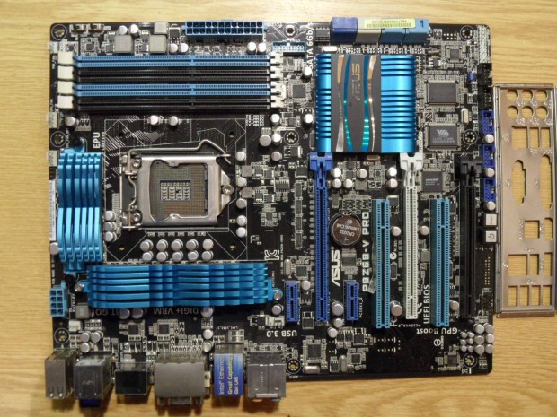 Asus Z68 LGA 1155 alaplap / HDMI, USB 3/ SLI s Crossfirex