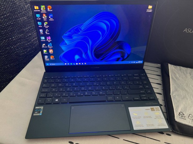 Asus Zenbook 325EA 16/512 elad