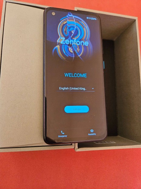 Asus Zenfone 8 mobiltelefon