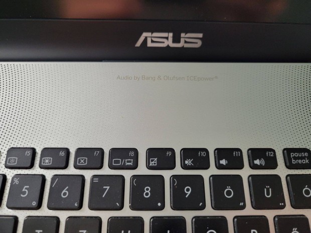 Asus - 15,6" - i7-3610QM processzor - 16 GB RAM
