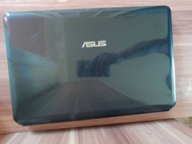 Asus laptop 22.00GHZ/DDR2 4GB/HDD 500GB