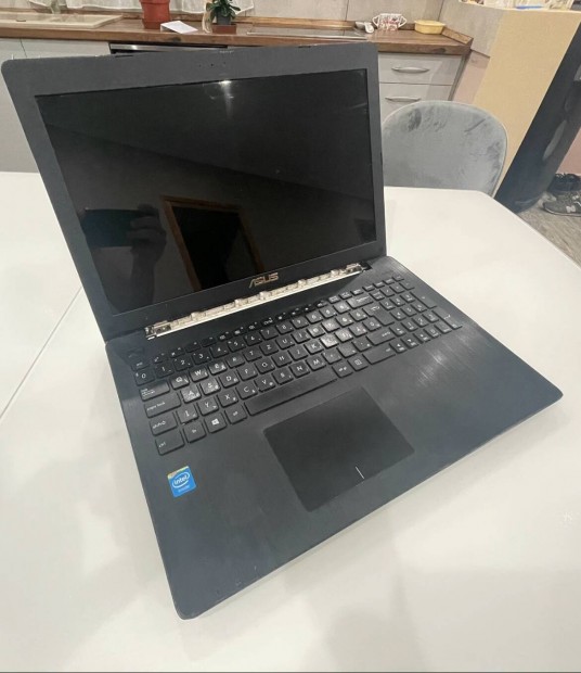 Asus laptop elad