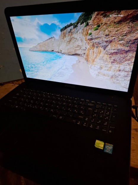 Asus laptop elad