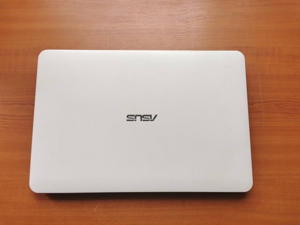 Asus laptop i3, 256ssd, 4gb ram + videokrtya