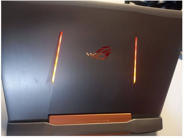 Asus rog 17 colos laptop elad