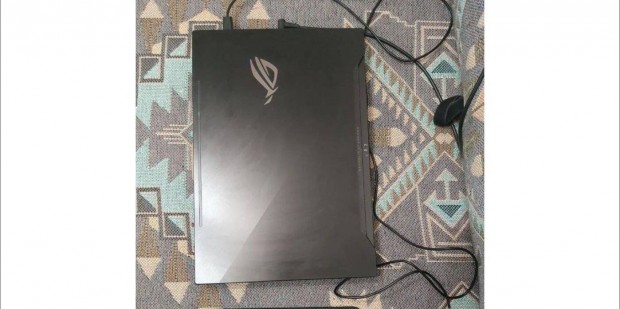 Asus rog gamer laptop eladó 32gb rammal 1 TB SSD m.2 Szállítás is