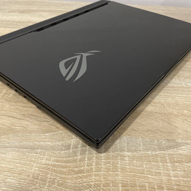 Asus rog gamer laptop elad Gtx 1660Ti 6GB 256GB SSD + 750GB HDD