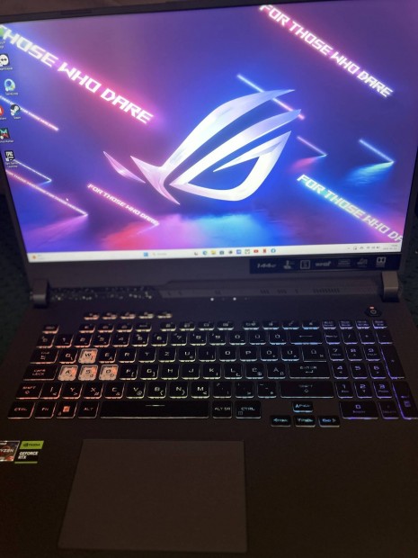 Asus rog strix g713 szürke gamer laptop