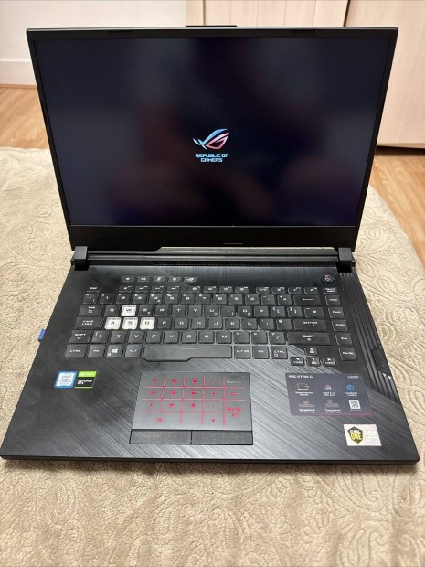 Asus rog strix laptop eald 15,6 col 256GB SSD + 750GB HDD