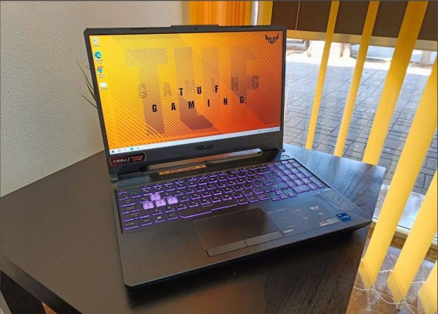 Asus tuf laptop elad 17 col 144Hz kijelz 512GB SSD