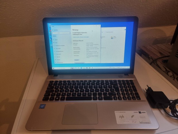 Asus vivobook max  x541n laptop