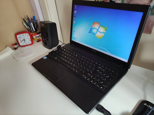 Asus x54c 4 mag 320 gb hdd,2 gb ram