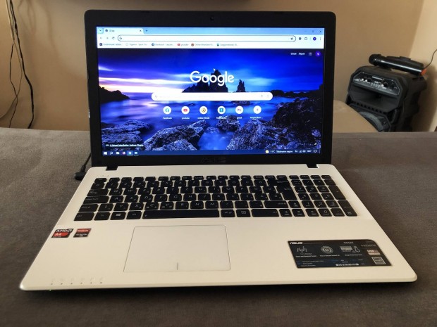 Asus x552E laptop 