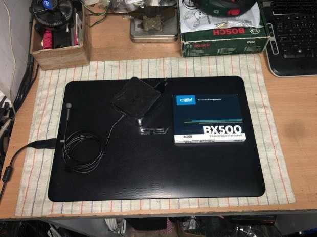 Asus x55s Laptop-Elad , 4-mag + ssd + jogtiszta win10 !!