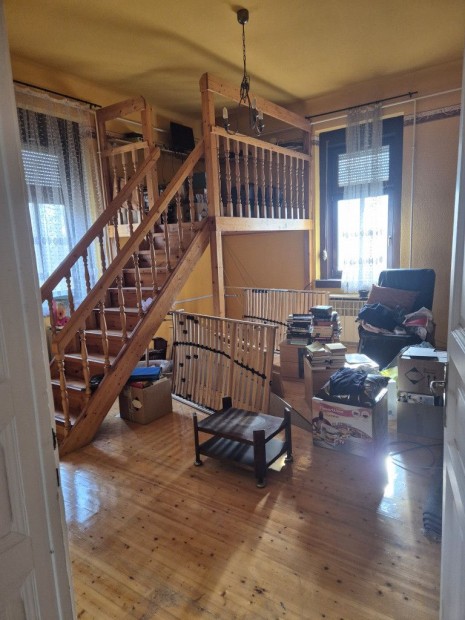 Asz�d, Baross utca, 112 m2-es, t�rsash�zi lak�s, 3 szob�s, �tlagos