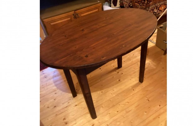 Asztal 1db sz�kkel