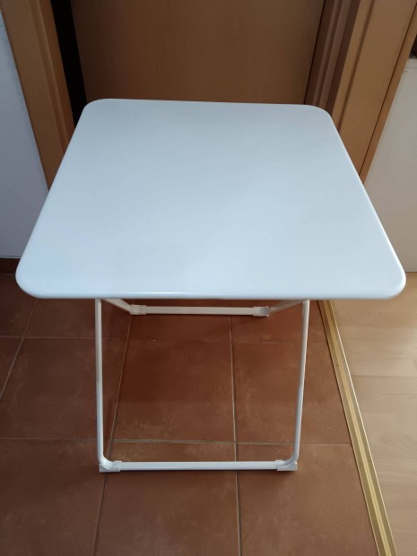 Asztal 60x65x72 cm szinte ingyen elvihet