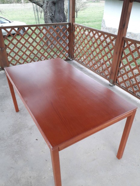 Asztal, 6 szem�lyes, cseresznyesz�n�, t�m�r kem�nyf�b�l, elad�