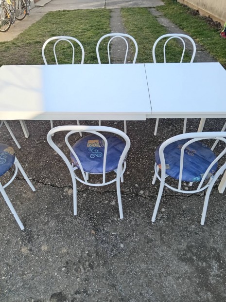 Asztal + szkek