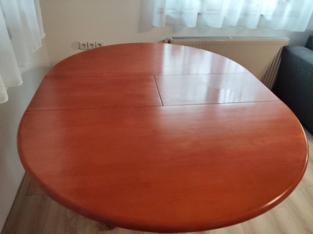 Asztal nappaliba val� b�v�thet� 150,120 magass�g 76