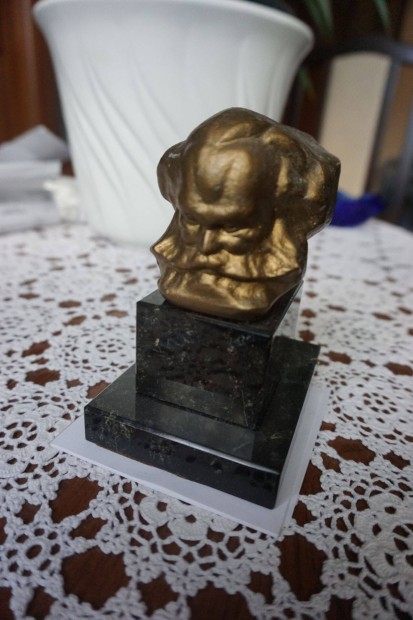 Asztali Marx szobor elad