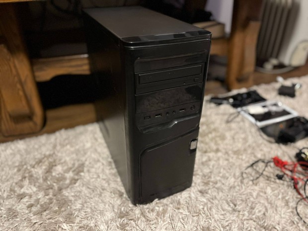 Asztali PC Szmtgp, AMD quad x4 (4x3,5GHz), 8GB Ram, 320Gb Nvidia