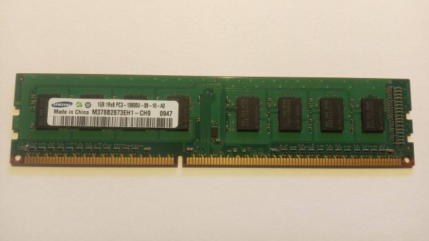 Asztali gépbe való Samsung DDR3 RAM memória 1GB 1333MHz