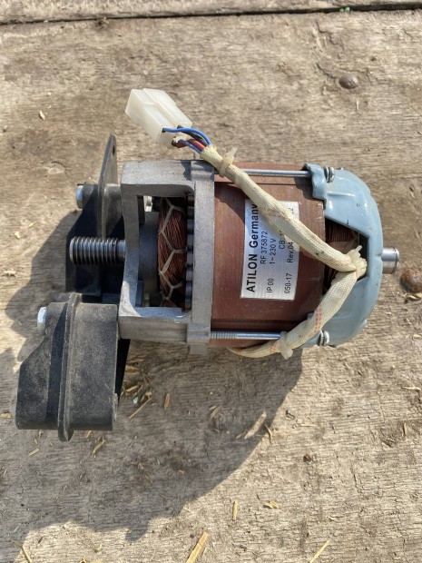 Atika Betonkever motor elad 