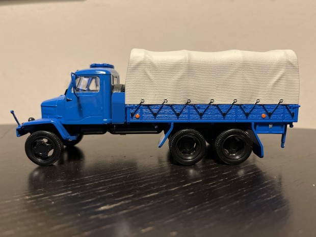 Atlas Praga - V3s - 1:43